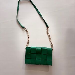 Green Woven Chain Strap Bag